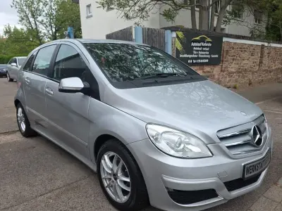 Gebraucht Mercedes B180 109 PS (80 kW) 2009 Silber Van / Kleinbus