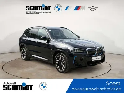 Gebraucht BMW iX3 Impressive 210 kW (286 PS) 2022 M carbonschwarz SUV