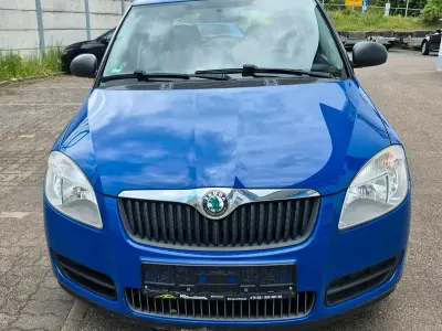 Gebraucht Skoda Fabia 60 PS (44 kW) 2009 Blau Kleinwagen