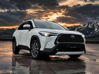Gebraucht Toyota Corolla Cross Team 152 PS (111 kW) 2023 Weiß SUV