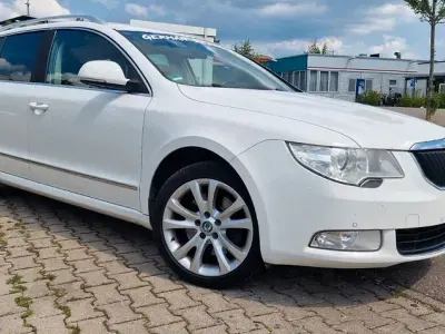 Gebraucht Skoda Superb Exclusive 170 PS (125 kW) 2012 Weiß Kombi