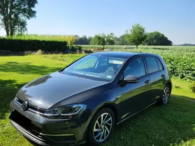 Gebraucht VW Golf VII Sound 131 PS (96 kW) 2018 Grau Limousine