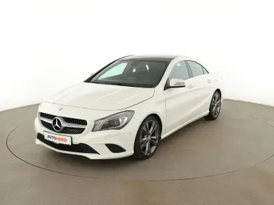 Gebraucht Mercedes CLA180 Urban 122 PS (89 kW) 2015 Weiß Limousine