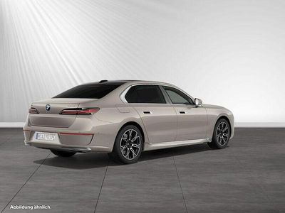 Gebraucht BMW 750e Sport Line 489 PS (359 kW) 2025 Oxidgrau metallic Limousine