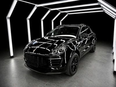 Second-hand Porsche Macan Basis 252 CP (185 kW) 2018 Negru SUV