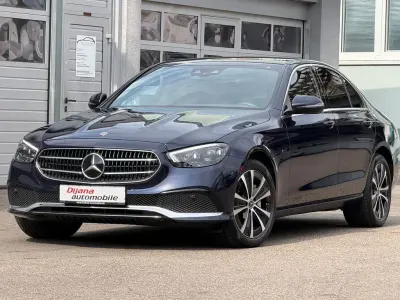 Gebraucht Mercedes E300 Avantgarde 306 PS (225 kW) 2021 Blau Limousine