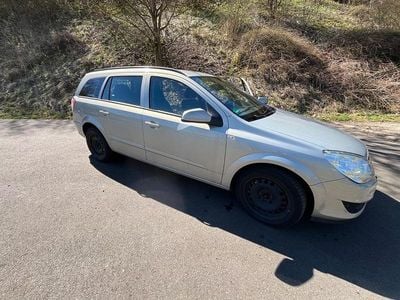 Używany Opel Astra 101 KM (74 kW) 2007 Szary Sedan/Limuzyna