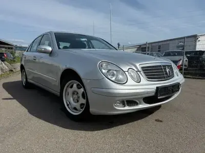 Gebraucht Mercedes E200 163 PS (119 kW) 2006 Iridiumsilber Limousine