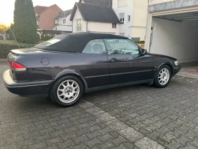 Usata Saab 900 Cabriolet 150 CV (110 kW) 1996 Viola Cabrio