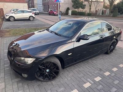 Gebraucht BMW 325 Sport Line 218 PS (160 kW) 2007 Schwarz Coupé
