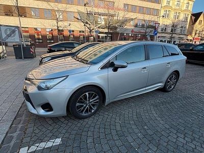 Gebraucht Toyota Avensis 143 PS (105 kW) 2017 Silber Kombi