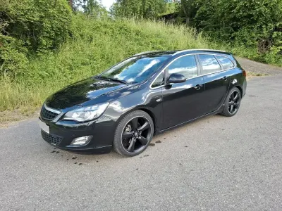 Gebraucht Opel Astra OPC 179 PS (131 kW) 2011 Schwarz Kombi