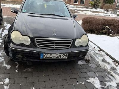 Gebraucht Mercedes C180 Avantgarde 129 PS (94 kW) 2001 Schwarz Limousine