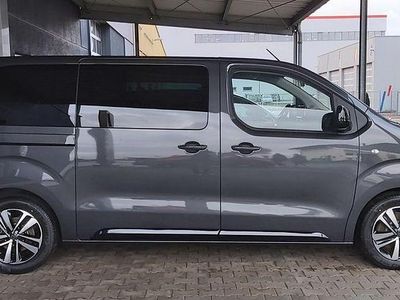 Grau Neu 2025 Peugeot Traveller Van / Kleinbus | 41.890 € (Fairer Preis)