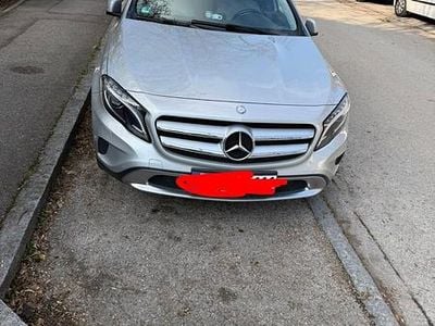 Gebraucht Mercedes GLA200 136 PS (100 kW) 2014 Grau SUV