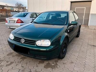 Grün Gebraucht 1998 VW Golf IV Kleinwagen | 920 € (Guter Preis)