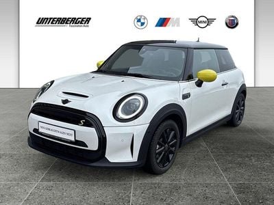 Gebraucht Mini Cooper SE 135 kW (184 PS) 2023 Nanuq white Kleinwagen