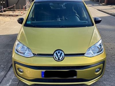 Gebraucht VW up! CLUB 60 PS (44 kW) 2017 Gelb Kleinwagen
