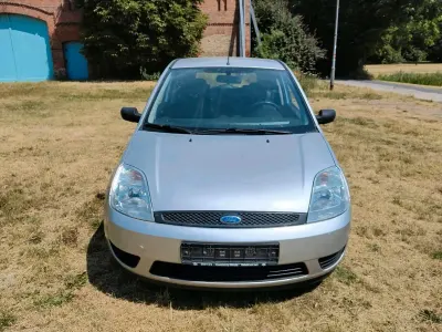 Gebraucht Ford Fiesta 2005 Silber Kleinwagen
