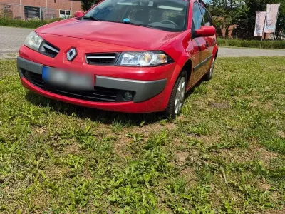 Gebraucht Renault Mégane GrandTour Avantage 111 PS (81 kW) 2009 Rot Kombi