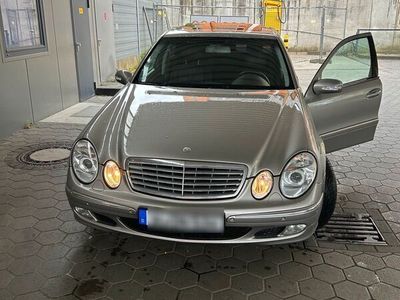 gebraucht Mercedes E320 sehr sauber Top Ausstattung