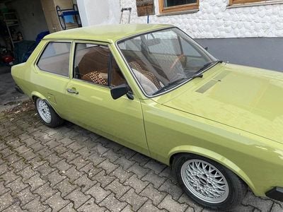 Usado VW Derby 110 HP (80 kW) 1979 Verde Sedan