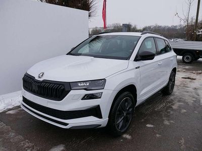 Neu Skoda Karoq SportLine 190 PS (139 kW) 2026 Moonweiß perleffekt SUV