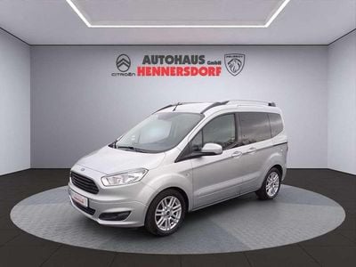 Gebraucht Ford Tourneo Courier Titanium 101 PS (74 kW) 2018 Moondust silver (metallic) Van / Kleinbus