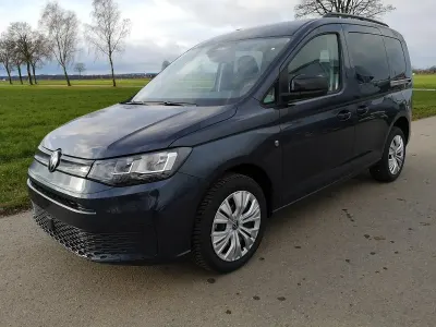 Neu VW Caddy Basis 102 PS (75 kW) 2025 Mojavebeige metallic Van / Kleinbus