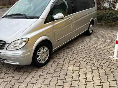 Silber Gebraucht 2008 Mercedes Viano Van / Kleinbus | 7.900 € (Fairer Preis)