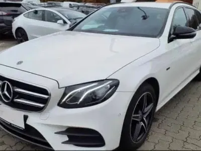Gebraucht Mercedes E300 AMG 306 PS (225 kW) 2020 Weiß Kombi