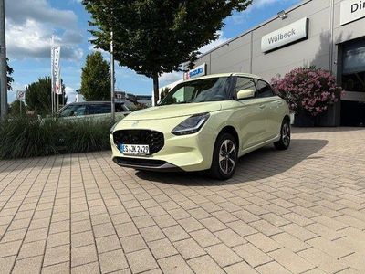 Gelb Gebraucht 2025 Suzuki Swift Comfort+ Kleinwagen | 20.990 € (Etwas zu teuer)
