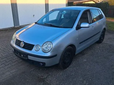 Gebraucht VW Polo Basis 75 PS (55 kW) 2001 Silber Limousine