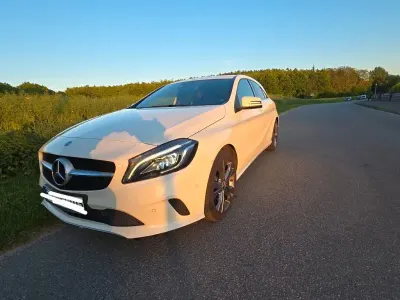 Gebraucht Mercedes A180 Urban 109 PS (80 kW) 2016 Weiß Limousine