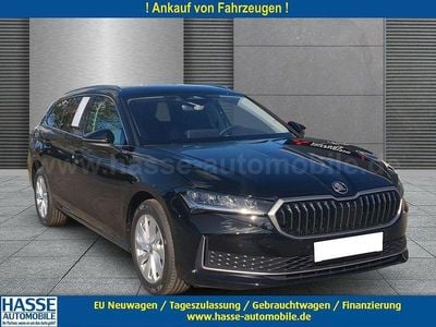 Neu Skoda Superb Selection 150 PS (110 kW) 2025 Schwarz Kombi