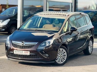 Braun Gebraucht 2013 Opel Zafira Tourer Van / Kleinbus | 9.500 € (Fairer Preis)