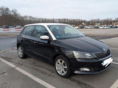 Schwarz Gebraucht 2015 Skoda Fabia Style Kleinwagen | 8.900 € (Fairer Preis)