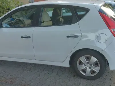 Gebraucht Hyundai i30 Classic 109 PS (80 kW) 2011 Weiß Limousine