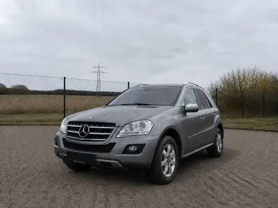 Gebraucht Mercedes ML350 231 PS (169 kW) 2010 Silber SUV