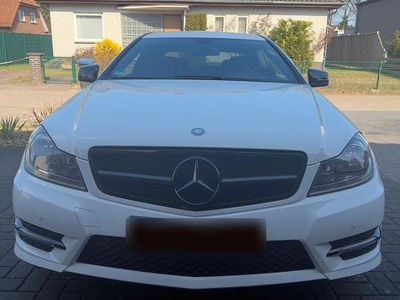 Gebraucht Mercedes C220 AMG line 170 PS (125 kW) 2014 Weiß Coupé