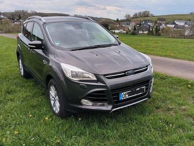 Begagnad Ford Kuga Titanium 150 HK (110 kW) 2015 Grå SUV
