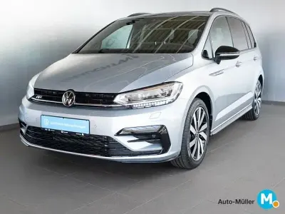Gebraucht VW Touran Highline 150 PS (110 kW) 2025 Silber Van / Kleinbus