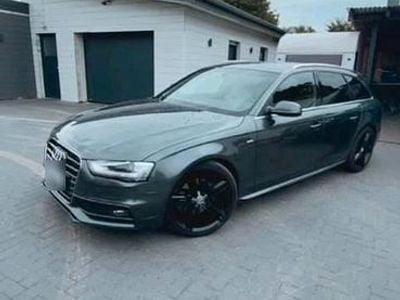 Używany Audi A4 S-Line 177 KM (130 kW) 2012 Szary Kombi