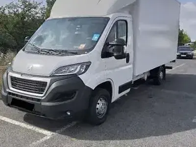 Gebraucht Peugeot Boxer 140 PS (102 kW) 2020 Weiss Van