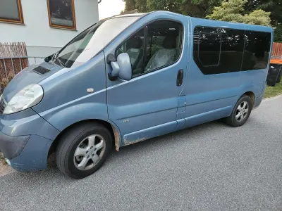 Gebraucht Opel Vivaro 145 PS (106 kW) 2011 Blau Van / Kleinbus