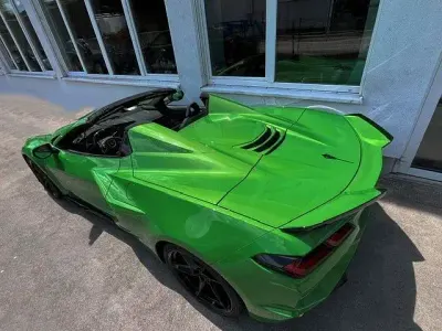 Neu Corvette C8 643 PS (472 kW) 2026 Grün Cabrio