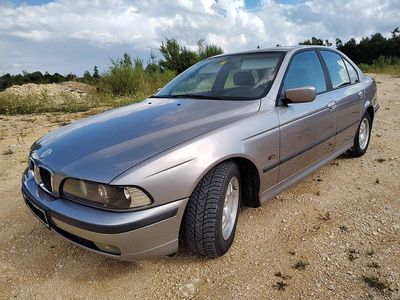 BMW 528