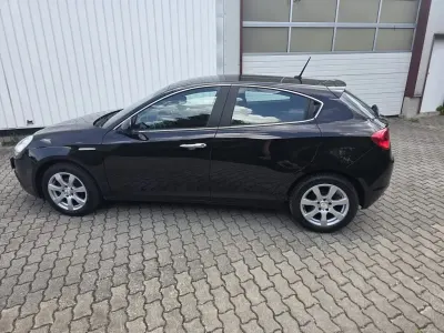 Gebraucht Alfa Romeo Giulietta 120 PS (88 kW) 2016 Schwarz Kleinwagen