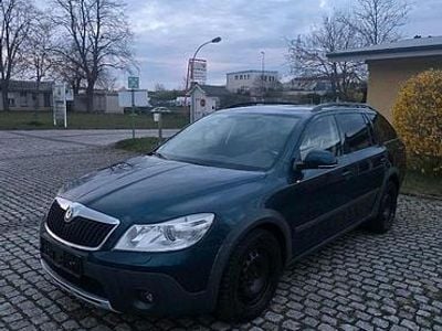 Gebraucht Skoda Octavia Scout 140 PS (102 kW) 2012 Grau Kombi