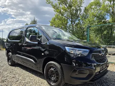 Gebraucht Opel Combo Selection 102 PS (75 kW) 2020 Schwarz Van / Kleinbus